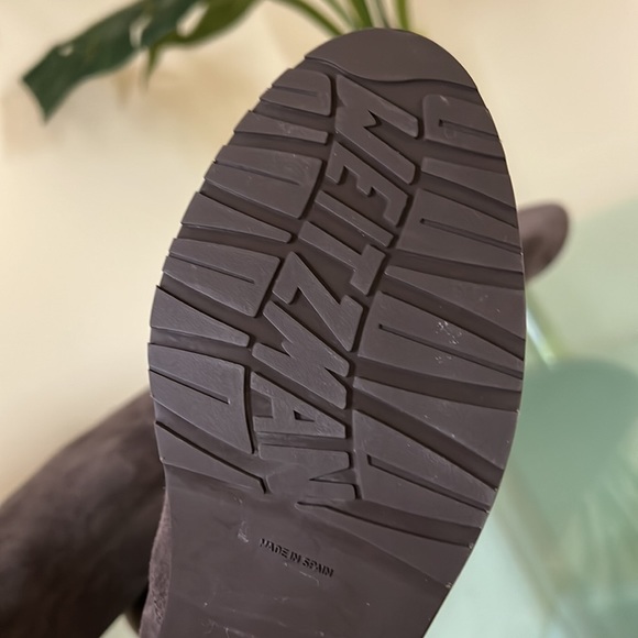 Stuart Weitzman Lowland Boots - Picture 6 of 14